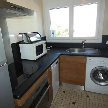 Lumineux A 100m De La Plage, Balcon Et Animaux Admis - Fr-1-540-204 Apartment