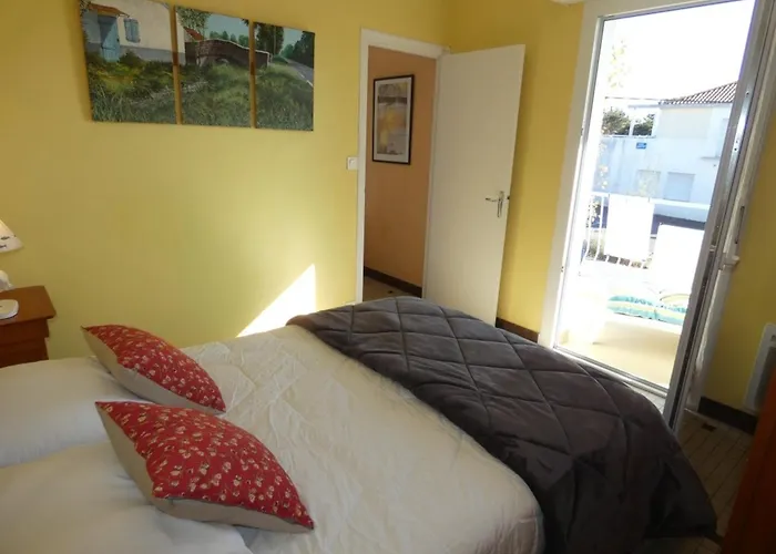 Appartement Lumineux A 100m De La Plage, Balcon Et Animaux Admis - Fr-1-540-204